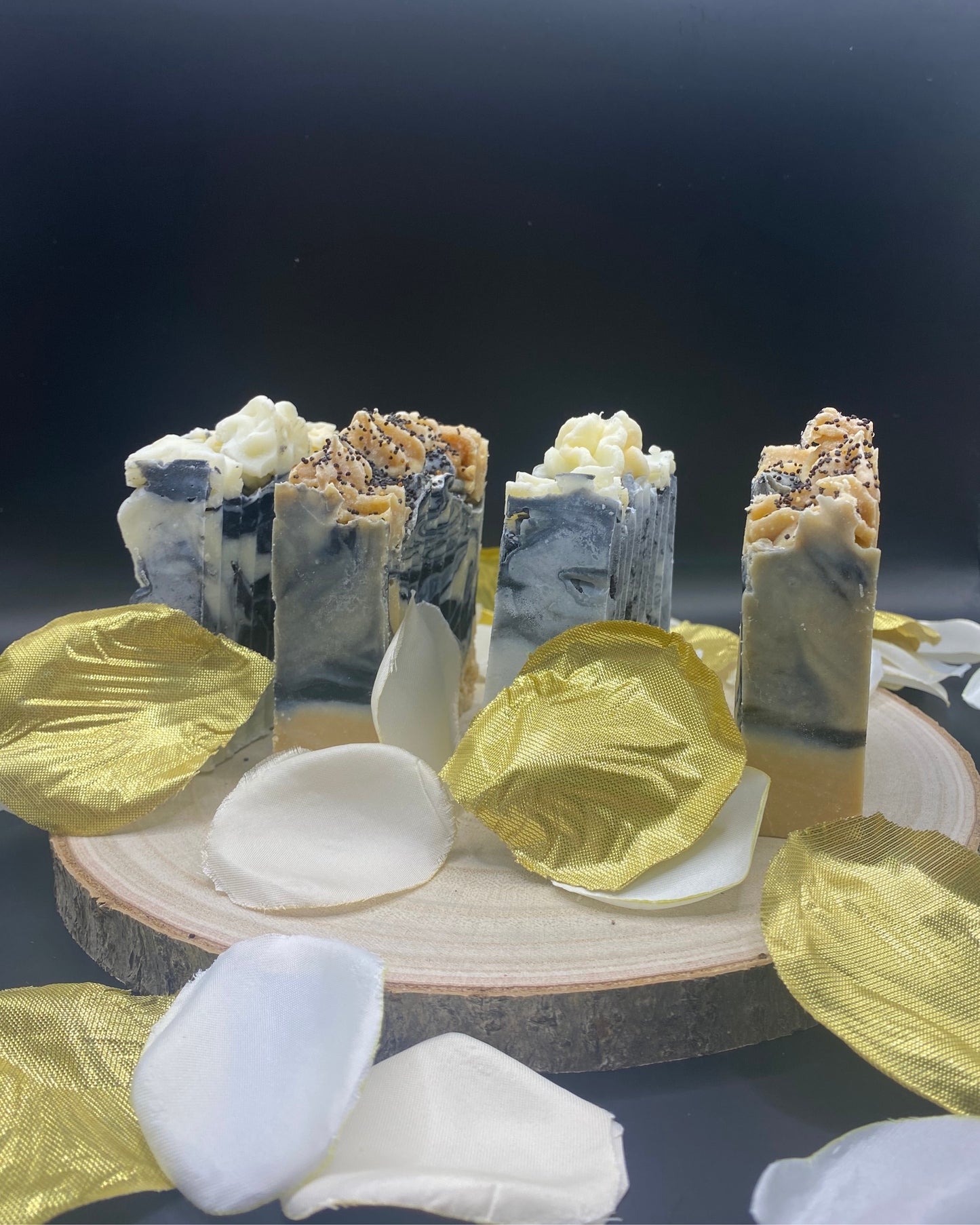 Aetheria Glow natural handcrafted soap – activated charcoal detoxifying bar with olive oil, shea butter, and vanilla essential oil for deep cleansing, hydration, and glowing skin
Luxuriously creamy Aetheria Glow soap with activated charcoal and rich botanical oils for exfoliation, detox, and smooth, radiant skin