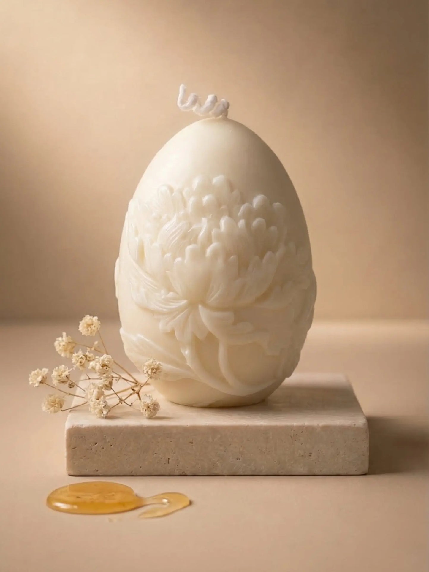 Decorative floral soy candle for elegant interiors