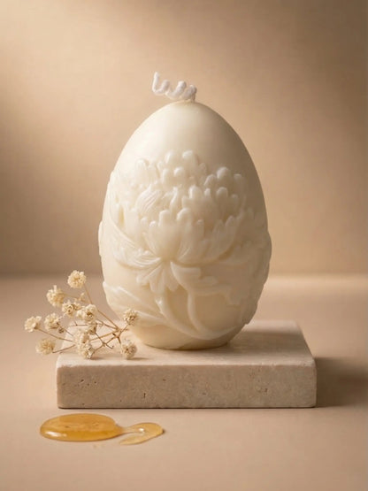 Decorative floral soy candle for elegant interiors