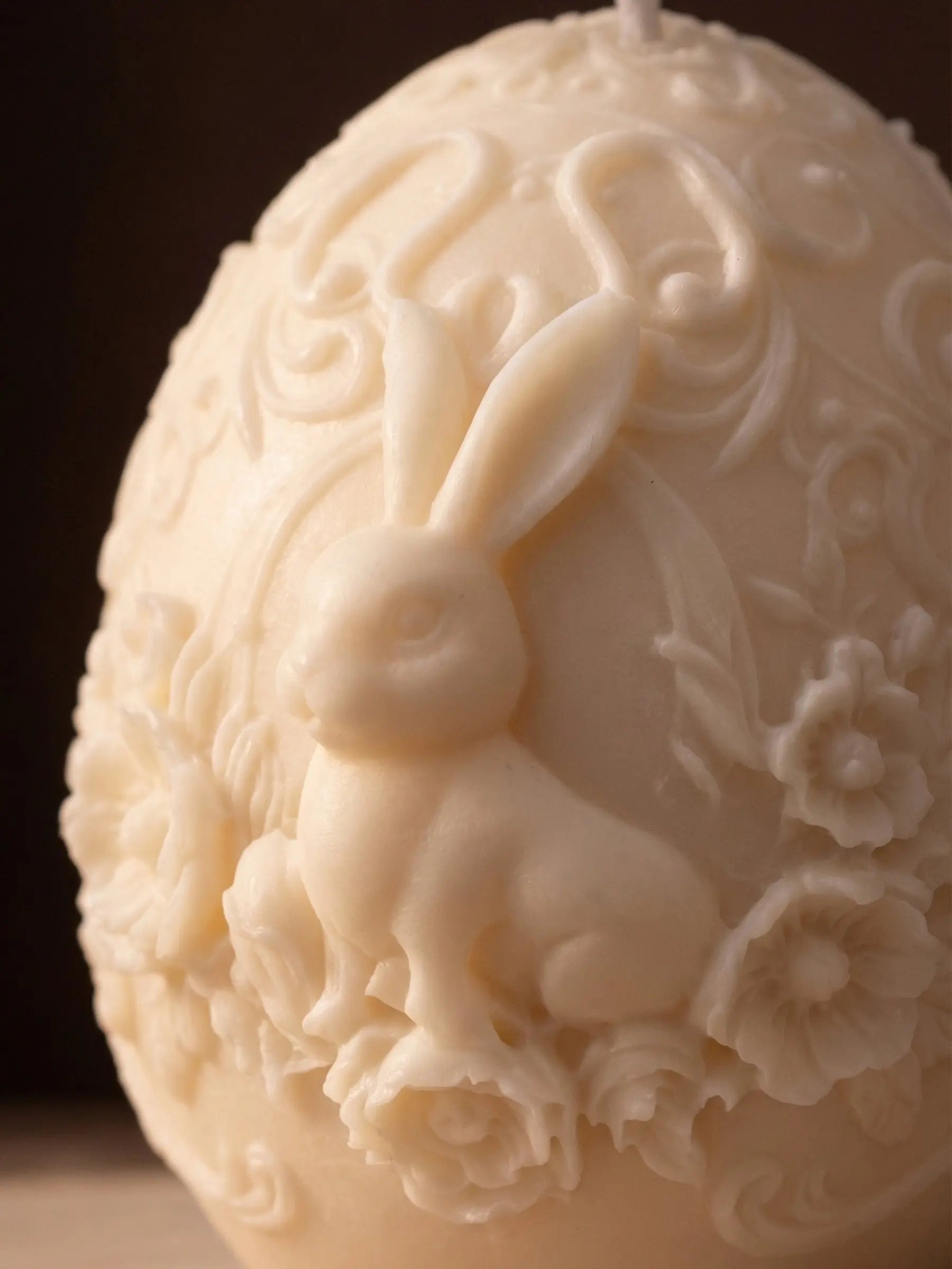 Honey vanilla bunny candle décor