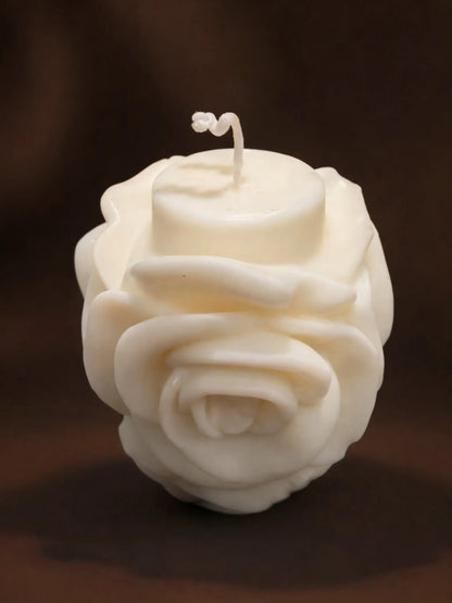 Luxury vanilla soy candle with sculptural design